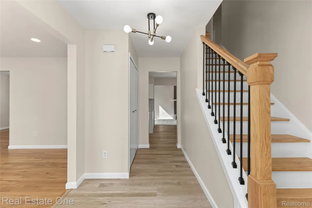 25695 Branchaster Road Farmington Hills City, MI 48336