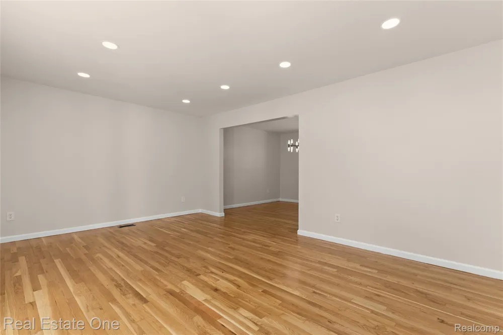 25695 Branchaster Road Farmington Hills City, MI 48336