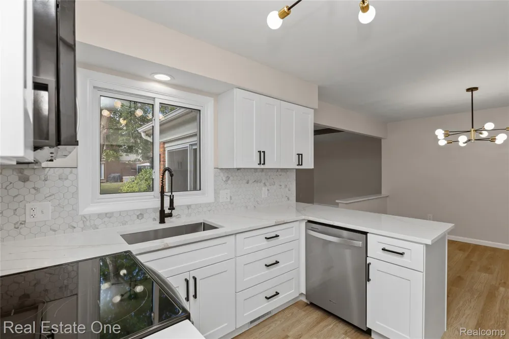 25695 Branchaster Road Farmington Hills City, MI 48336