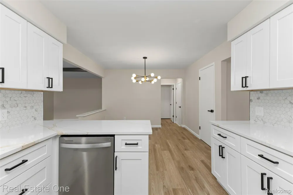 25695 Branchaster Road Farmington Hills City, MI 48336