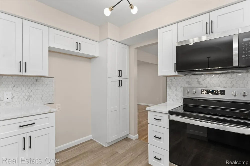 25695 Branchaster Road Farmington Hills City, MI 48336