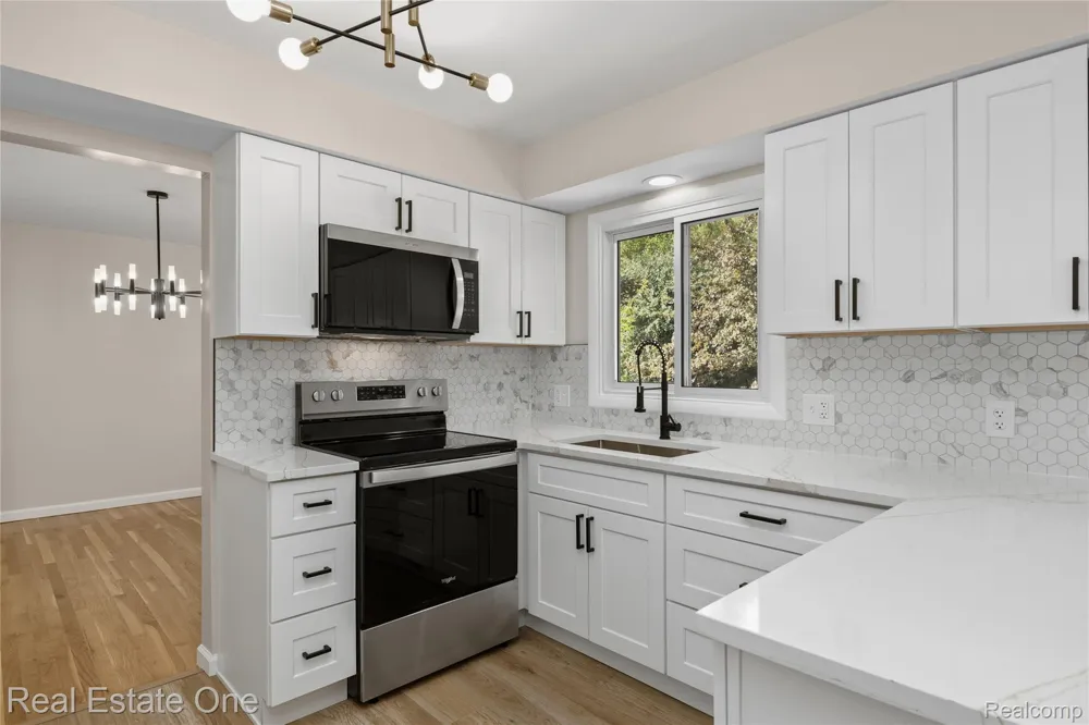 25695 Branchaster Road Farmington Hills City, MI 48336