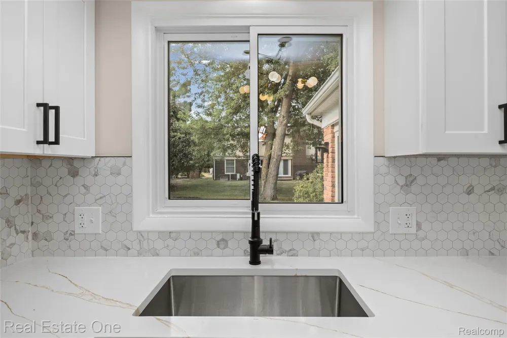25695 Branchaster Road Farmington Hills City, MI 48336