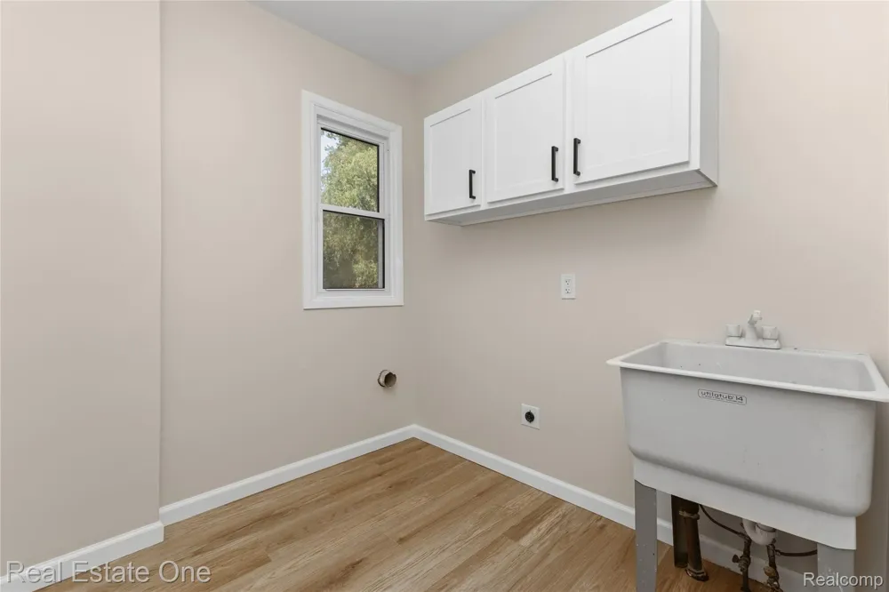 25695 Branchaster Road Farmington Hills City, MI 48336