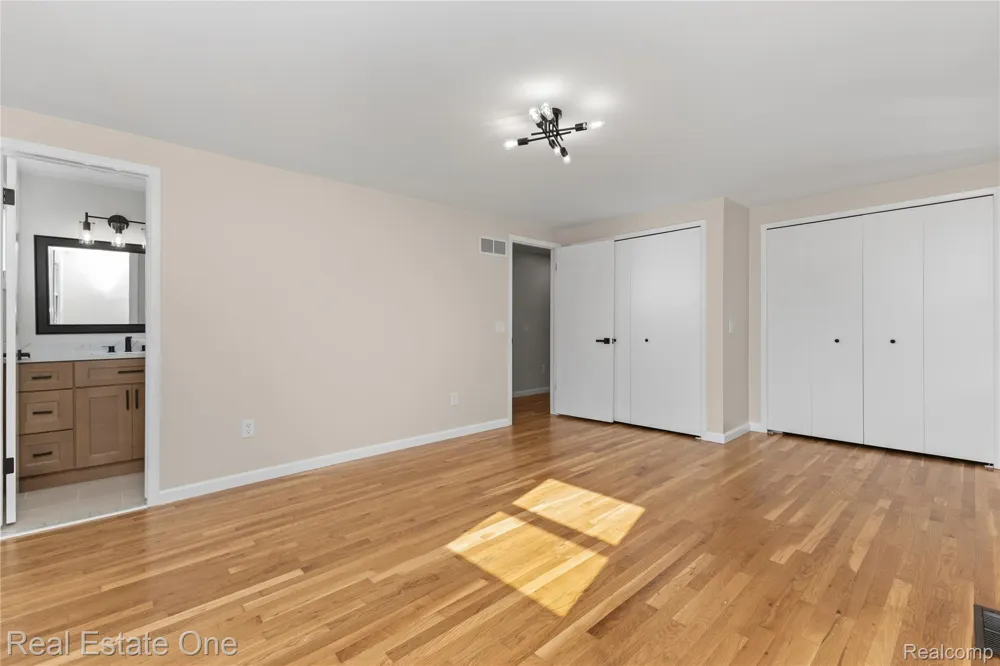25695 Branchaster Road Farmington Hills City, MI 48336