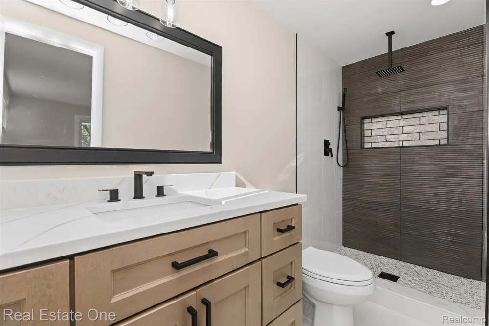 25695 Branchaster Road Farmington Hills City, MI 48336