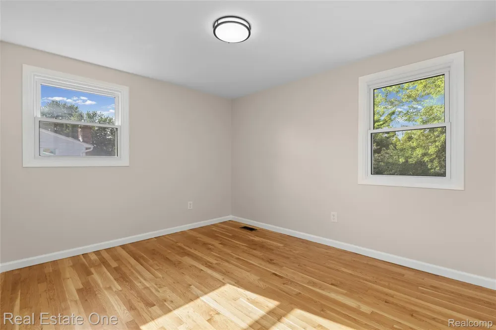 25695 Branchaster Road Farmington Hills City, MI 48336