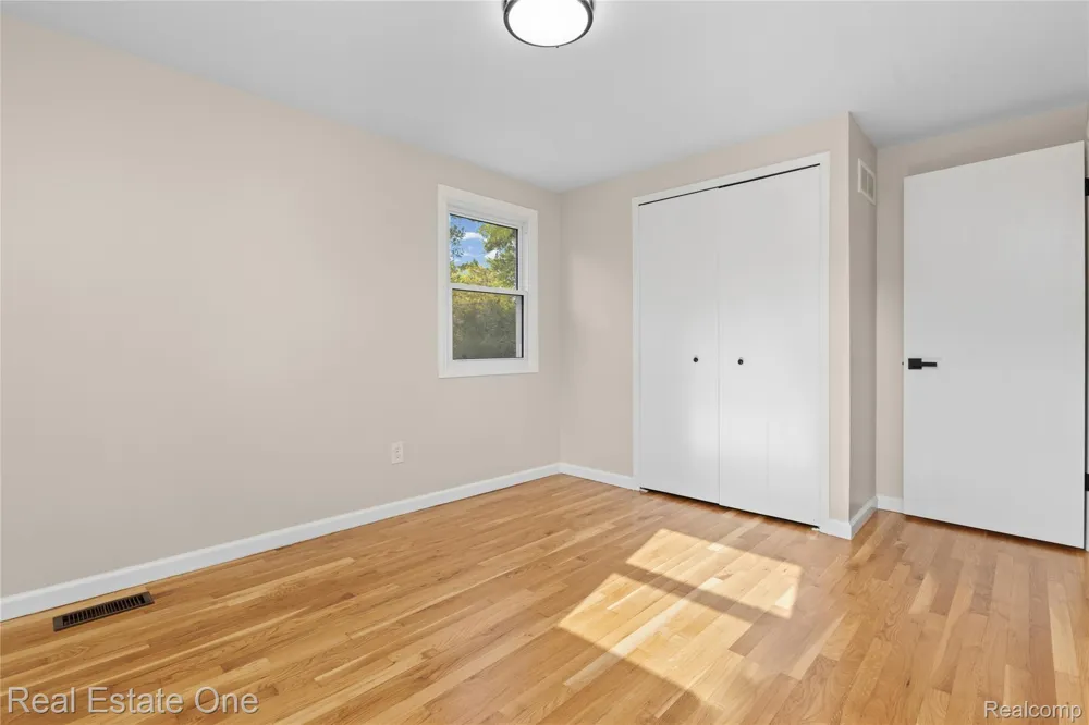 25695 Branchaster Road Farmington Hills City, MI 48336