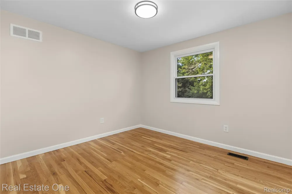 25695 Branchaster Road Farmington Hills City, MI 48336