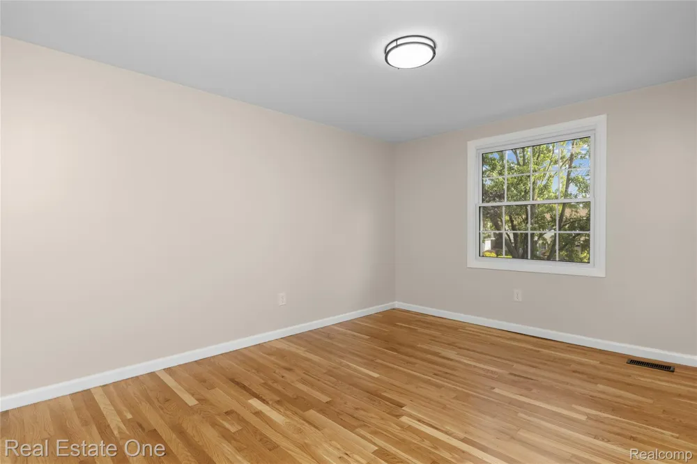 25695 Branchaster Road Farmington Hills City, MI 48336