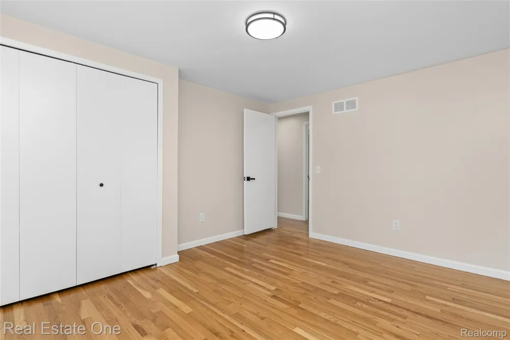 25695 Branchaster Road Farmington Hills City, MI 48336