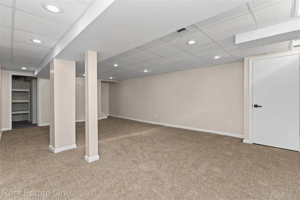 25695 Branchaster Road Farmington Hills City, MI 48336
