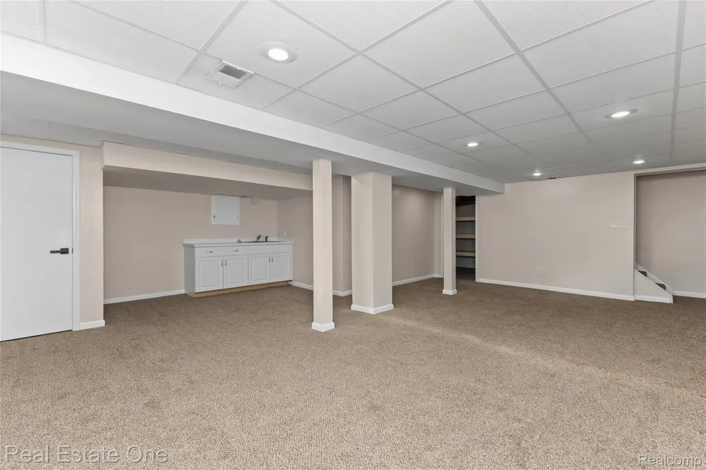 25695 Branchaster Road Farmington Hills City, MI 48336