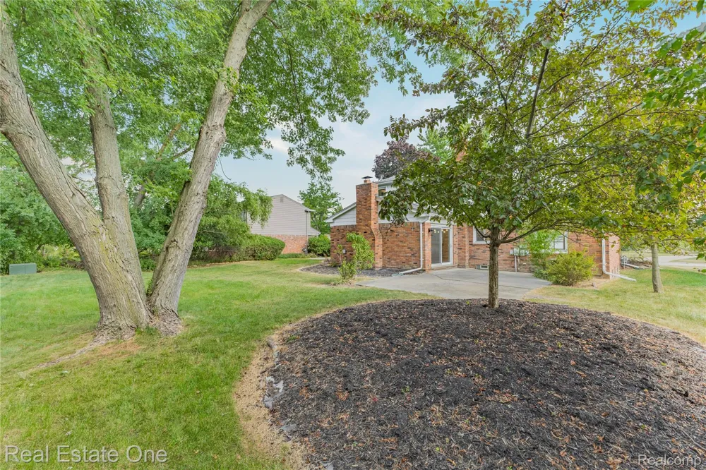25695 Branchaster Road Farmington Hills City, MI 48336