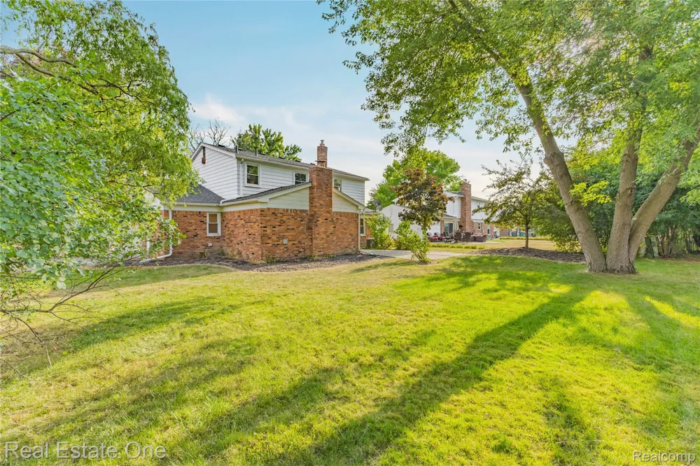 25695 Branchaster Road Farmington Hills City, MI 48336