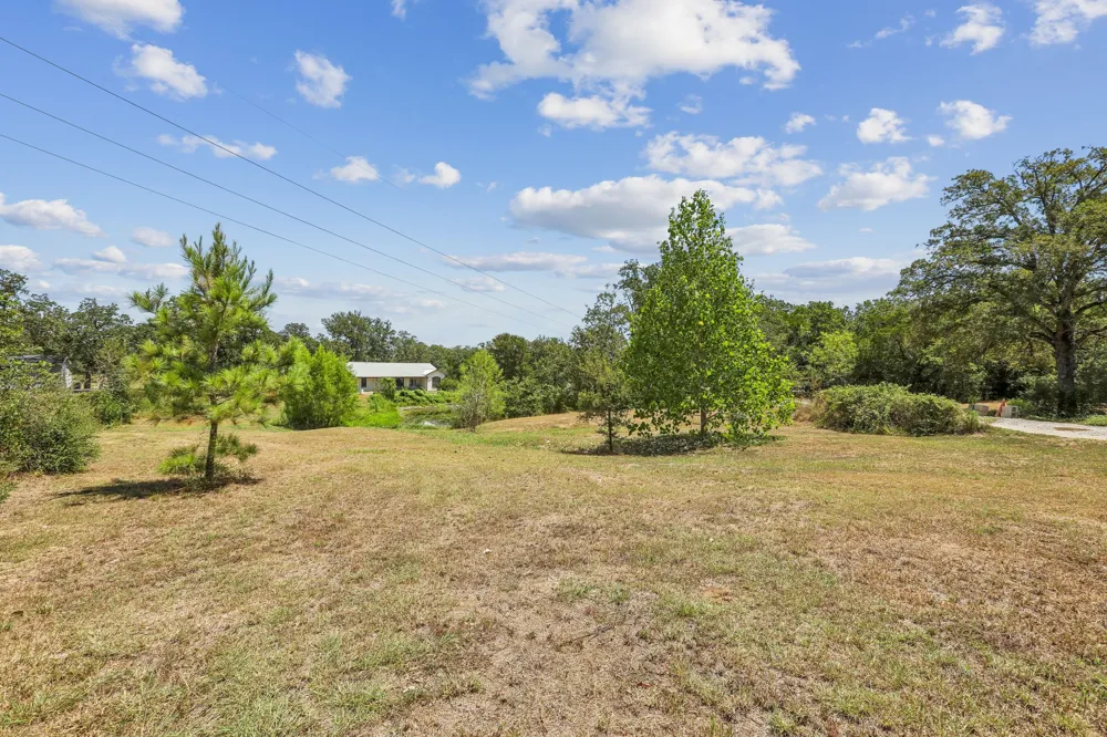286 Simpson Avenue Cedar Creek, TX 78612