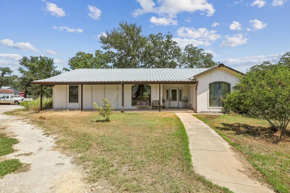 286 Simpson Avenue Cedar Creek, TX 78612