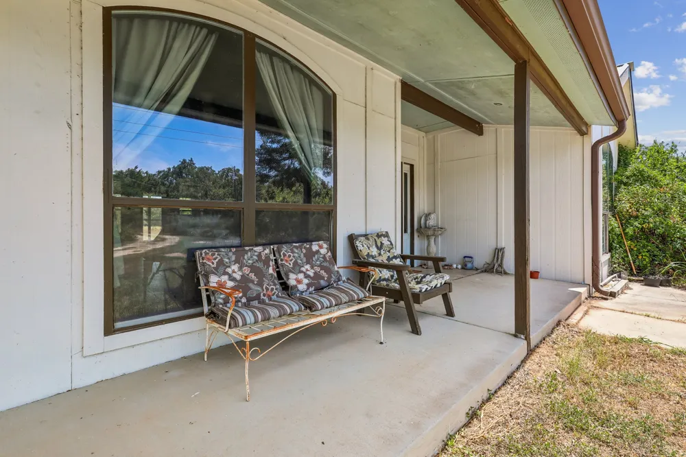 286 Simpson Avenue Cedar Creek, TX 78612