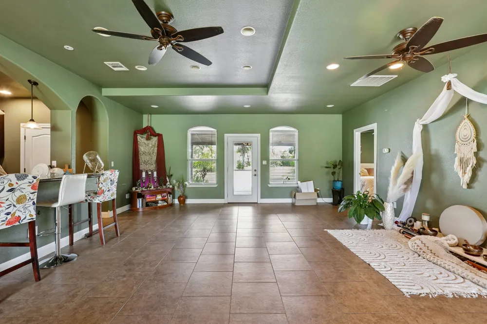 286 Simpson Avenue Cedar Creek, TX 78612
