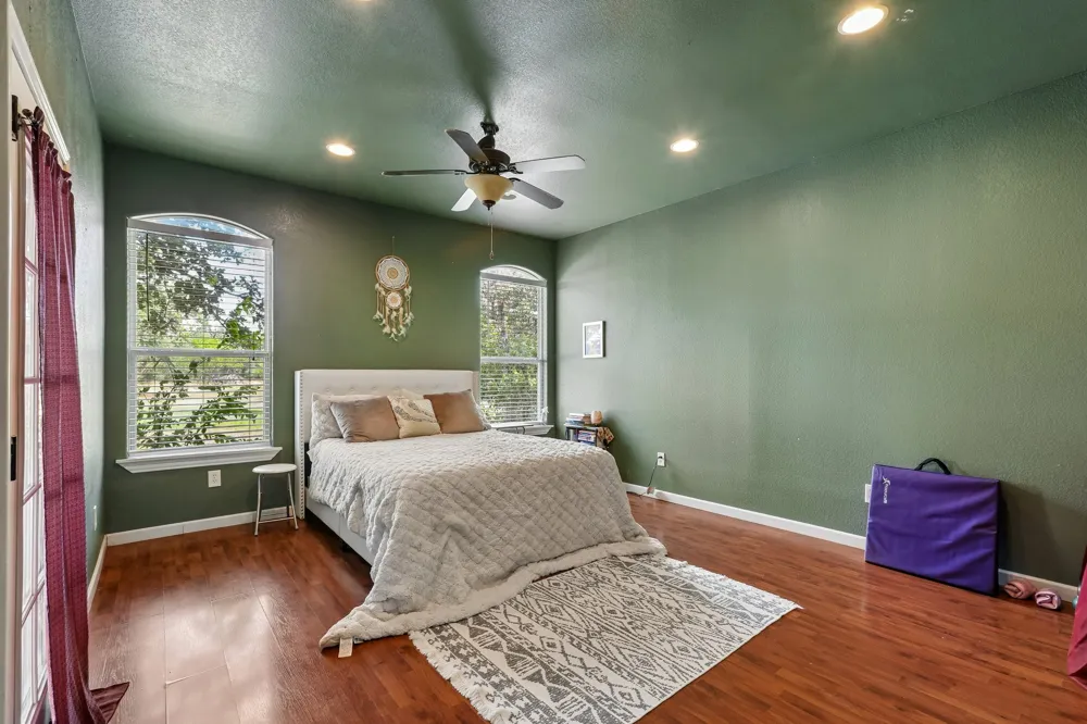 286 Simpson Avenue Cedar Creek, TX 78612