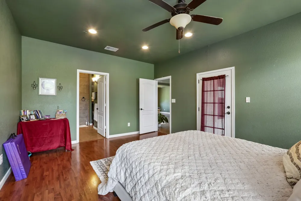 286 Simpson Avenue Cedar Creek, TX 78612