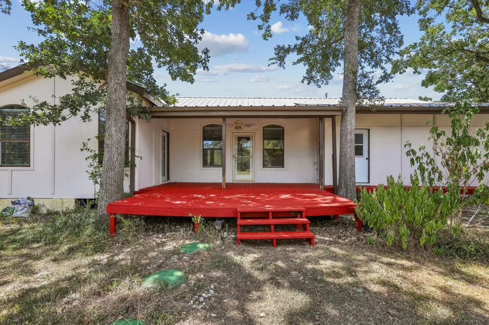 286 Simpson Avenue Cedar Creek, TX 78612