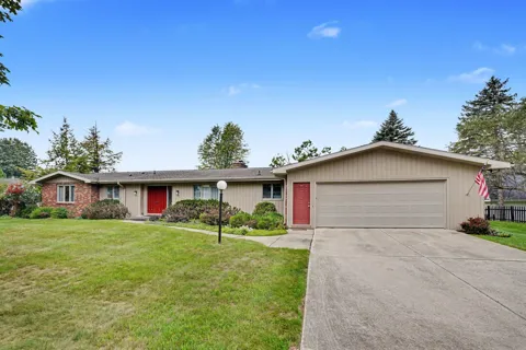 4216 Lake Forest