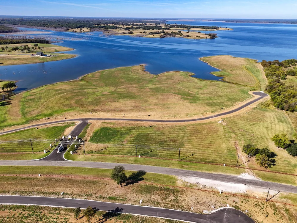 527 Lakeshore Terrace Windom, TX 75492