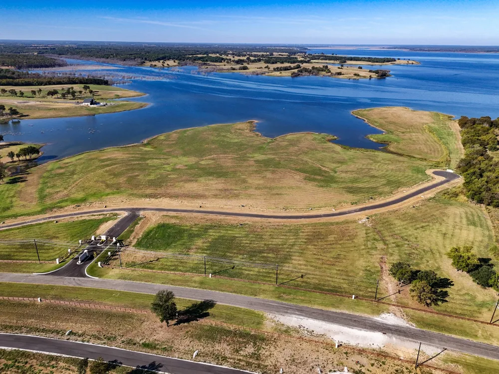 527 Lakeshore Terrace Windom, TX 75492