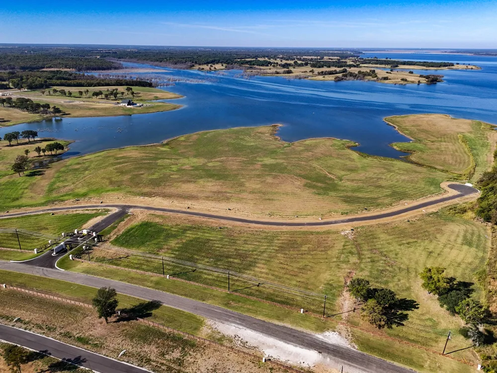 527 Lakeshore Terrace Windom, TX 75492