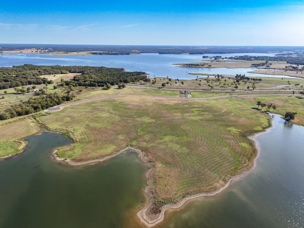 527 Lakeshore Terrace Windom, TX 75492