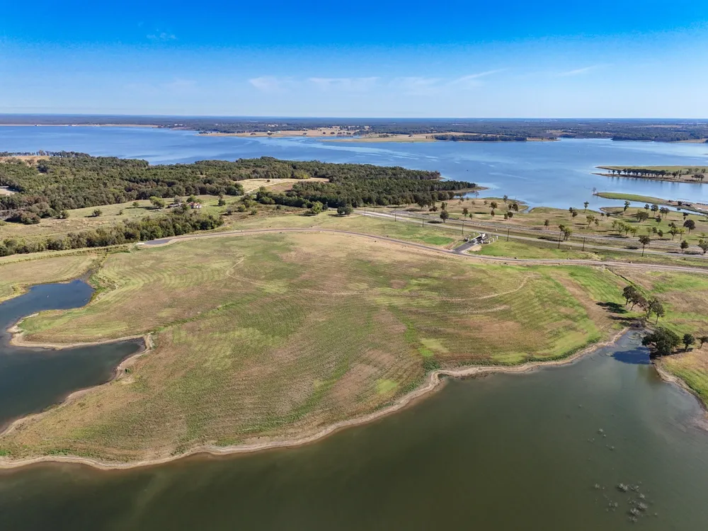 527 Lakeshore Terrace Windom, TX 75492