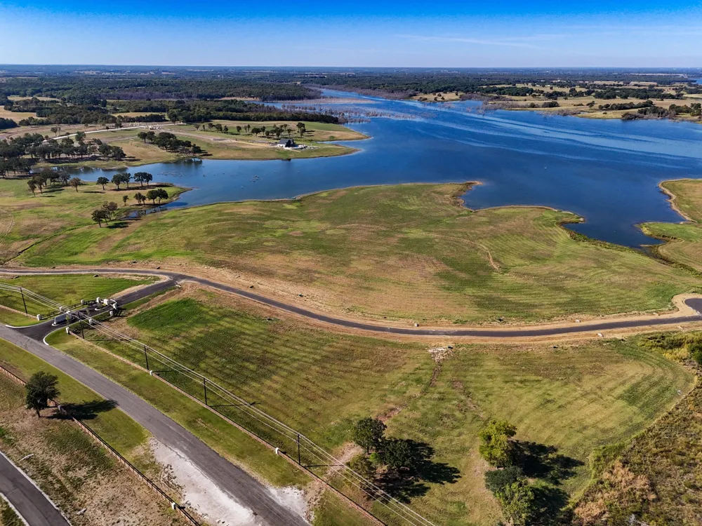 527 Lakeshore Terrace Windom, TX 75492