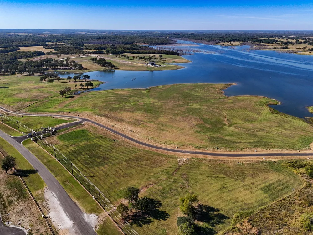 527 Lakeshore Terrace Windom, TX 75492