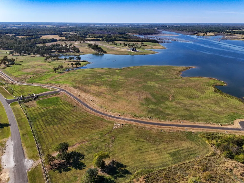 527 Lakeshore Terrace Windom, TX 75492