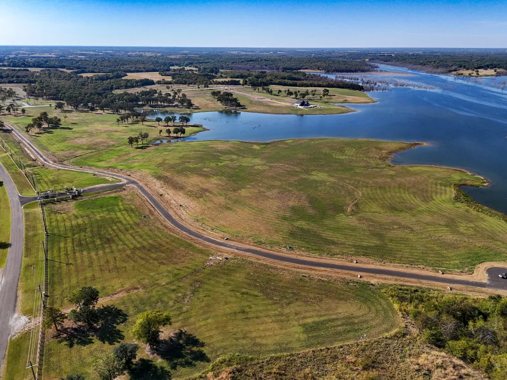527 Lakeshore Terrace Windom, TX 75492