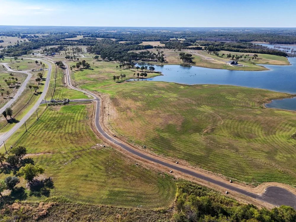 527 Lakeshore Terrace Windom, TX 75492