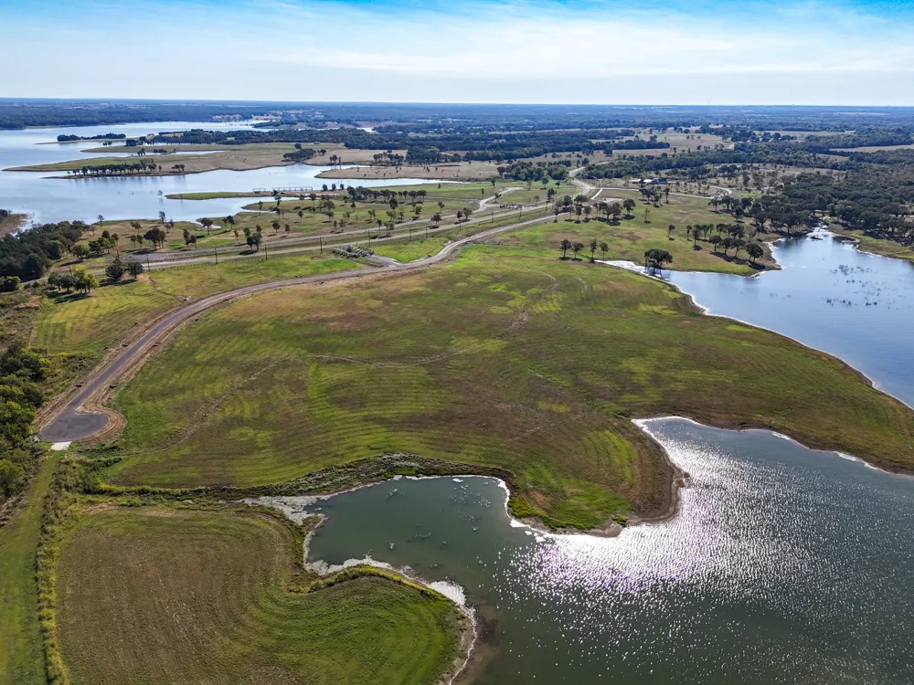 527 Lakeshore Terrace Windom, TX 75492
