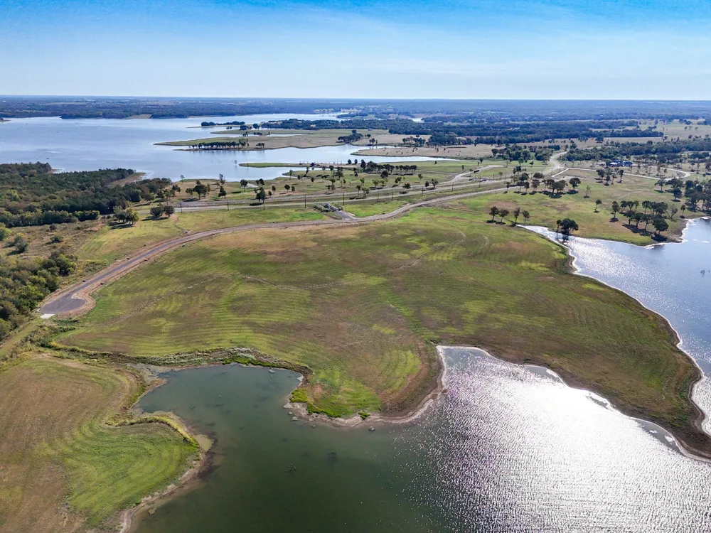 527 Lakeshore Terrace Windom, TX 75492