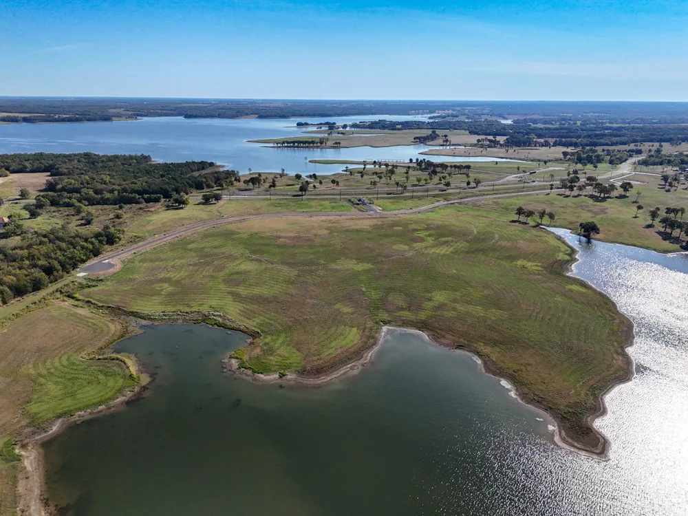 527 Lakeshore Terrace Windom, TX 75492