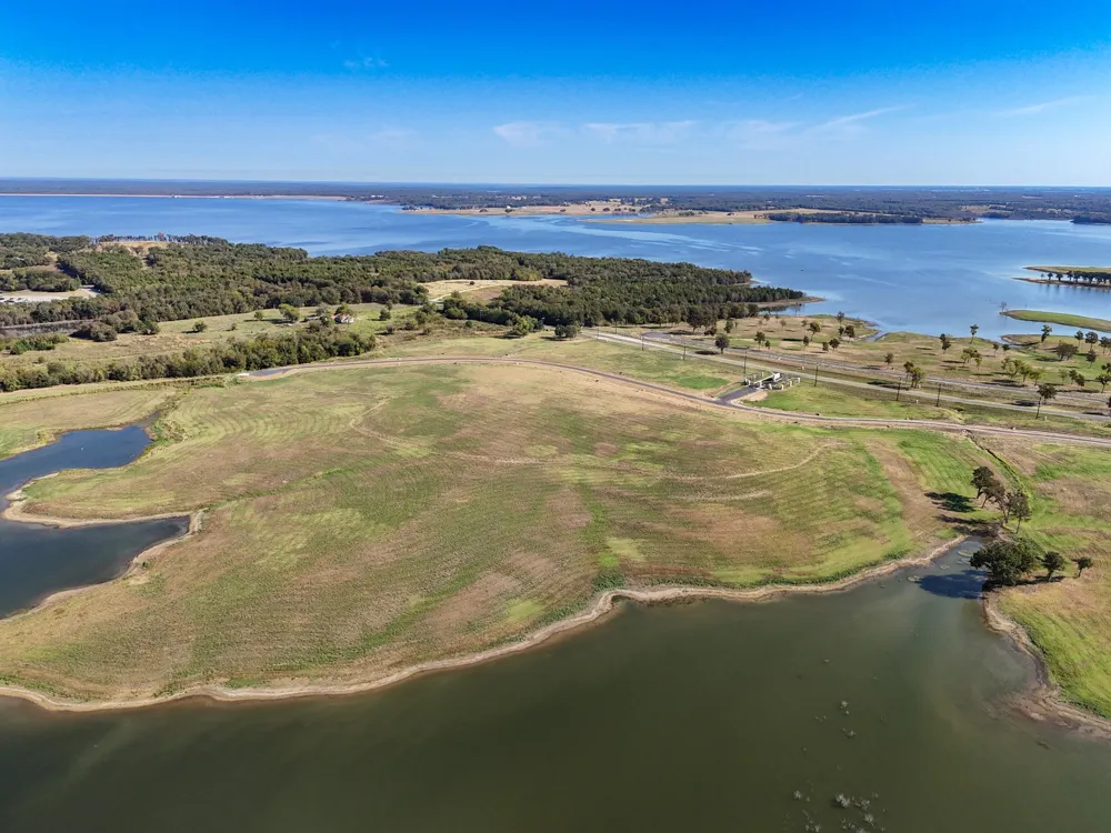 527 Lakeshore Terrace Windom, TX 75492