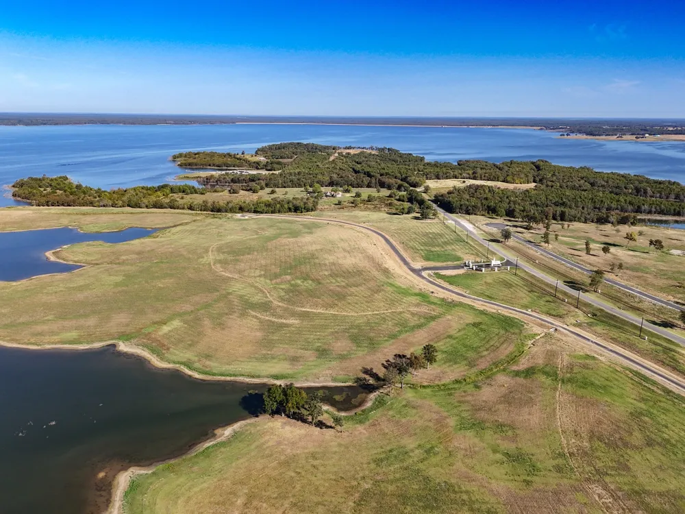 527 Lakeshore Terrace Windom, TX 75492