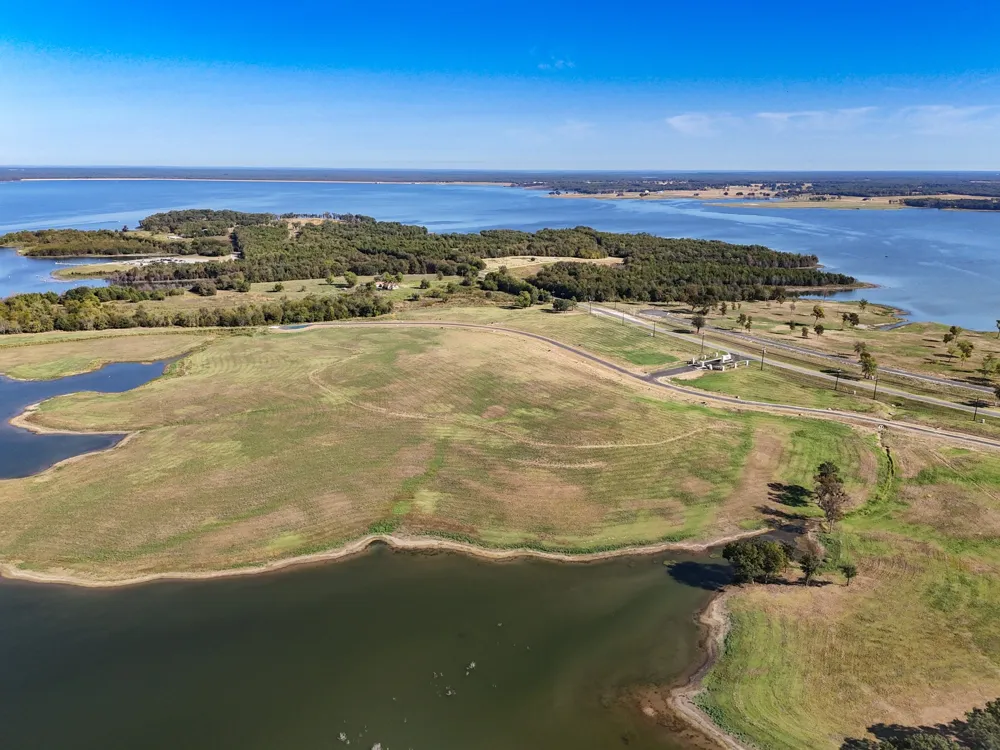 527 Lakeshore Terrace Windom, TX 75492