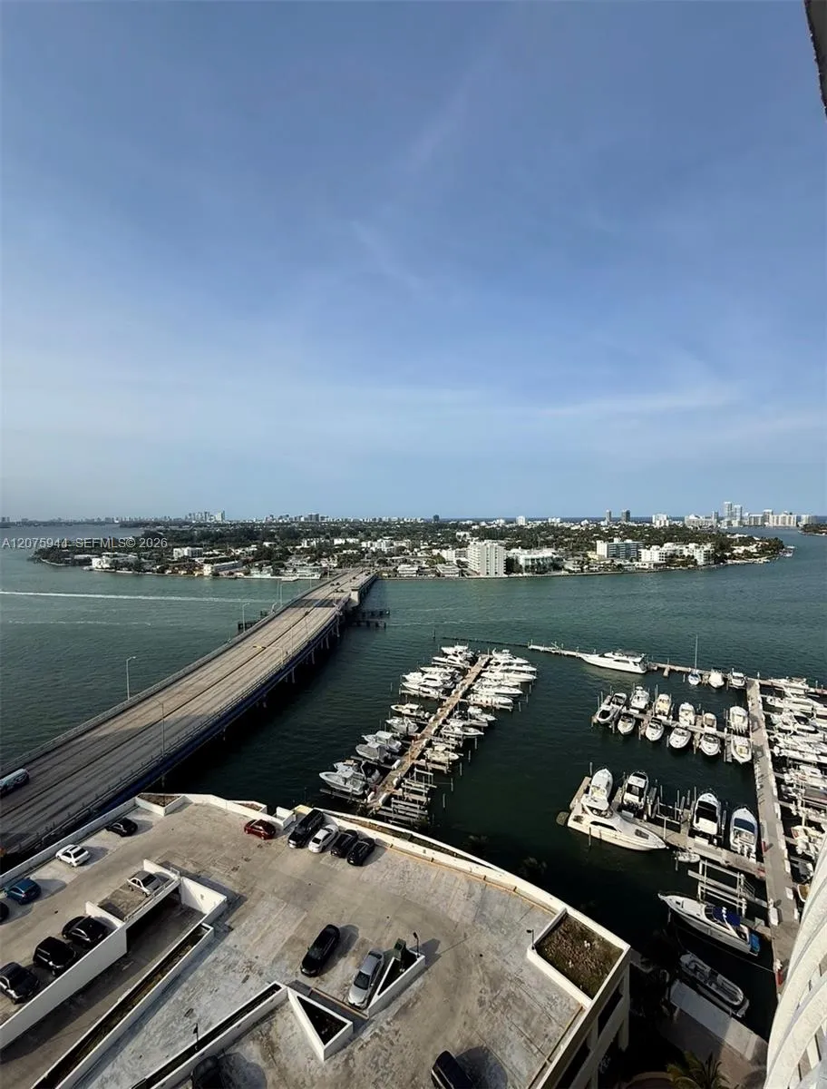 7601 E Treasure Dr #2115 North Bay Village, FL 33141