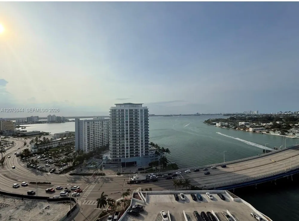 7601 E Treasure Dr #2115 North Bay Village, FL 33141