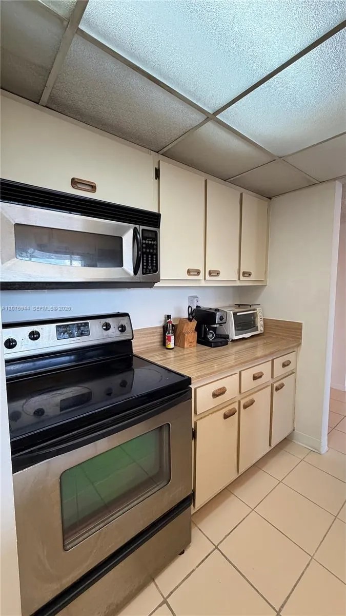 7601 E Treasure Dr #2115 North Bay Village, FL 33141
