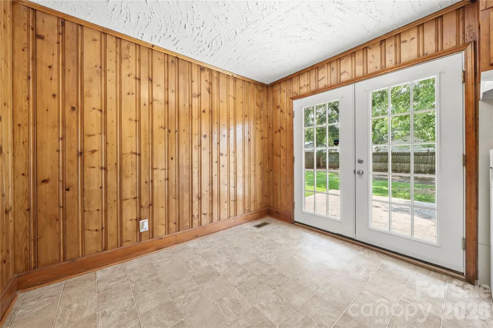 713 Crestwood Avenue Gastonia, NC 28054