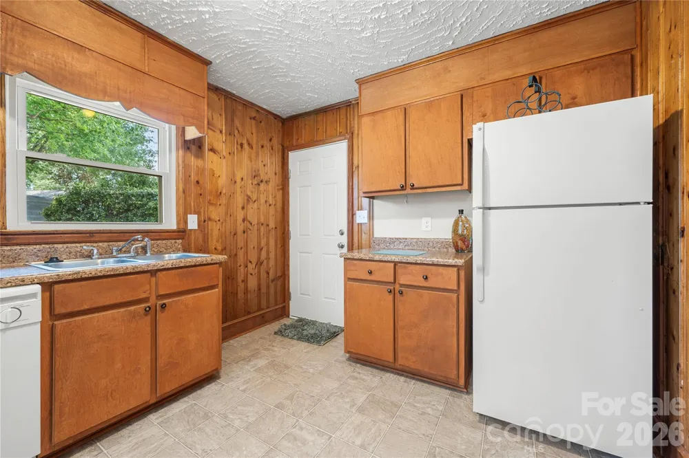 713 Crestwood Avenue Gastonia, NC 28054