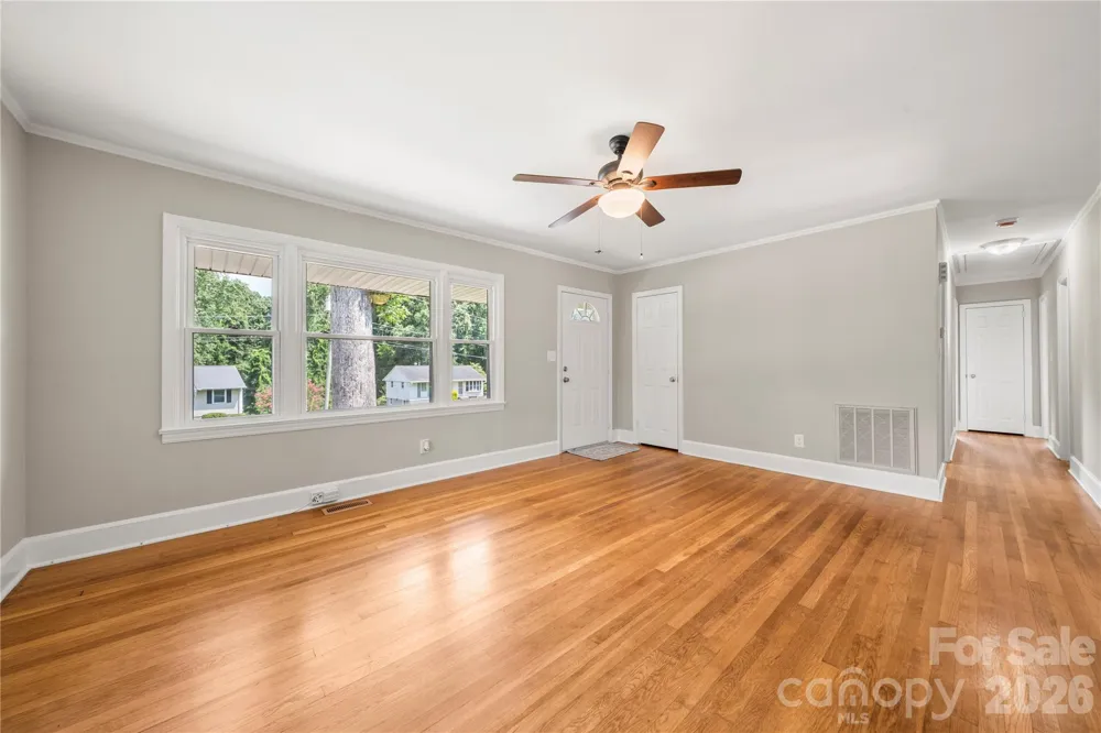 713 Crestwood Avenue Gastonia, NC 28054