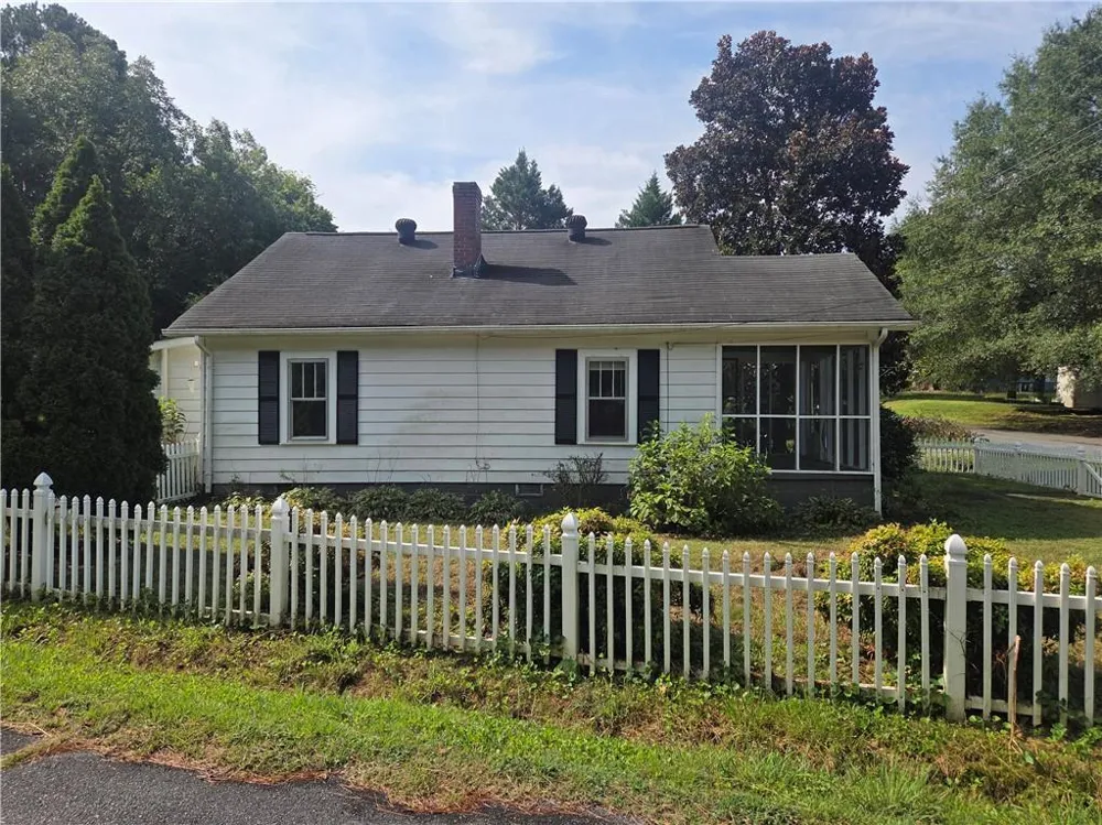 335 E Pine Street Rockmart, GA 30153
